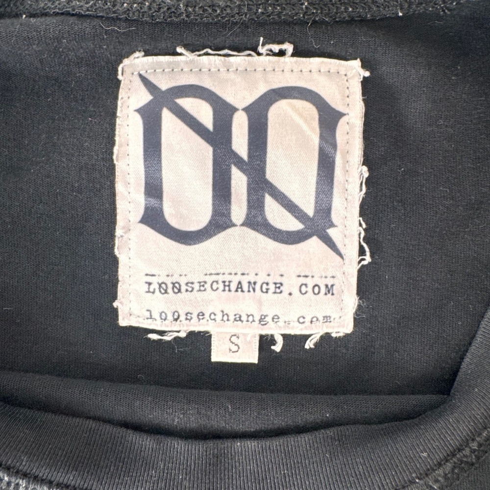 Loosechange Black Graphic T-Shirt w/ stitched rose 0 Small - Picture 2 of 6